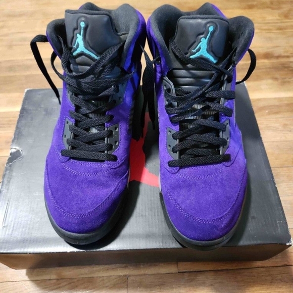Size 11.5 AIR JORDAN 5 ALT GRAPE
